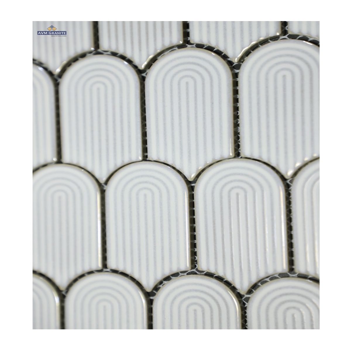 MCZ704 White   (288 x 297.5, Larios) - 1